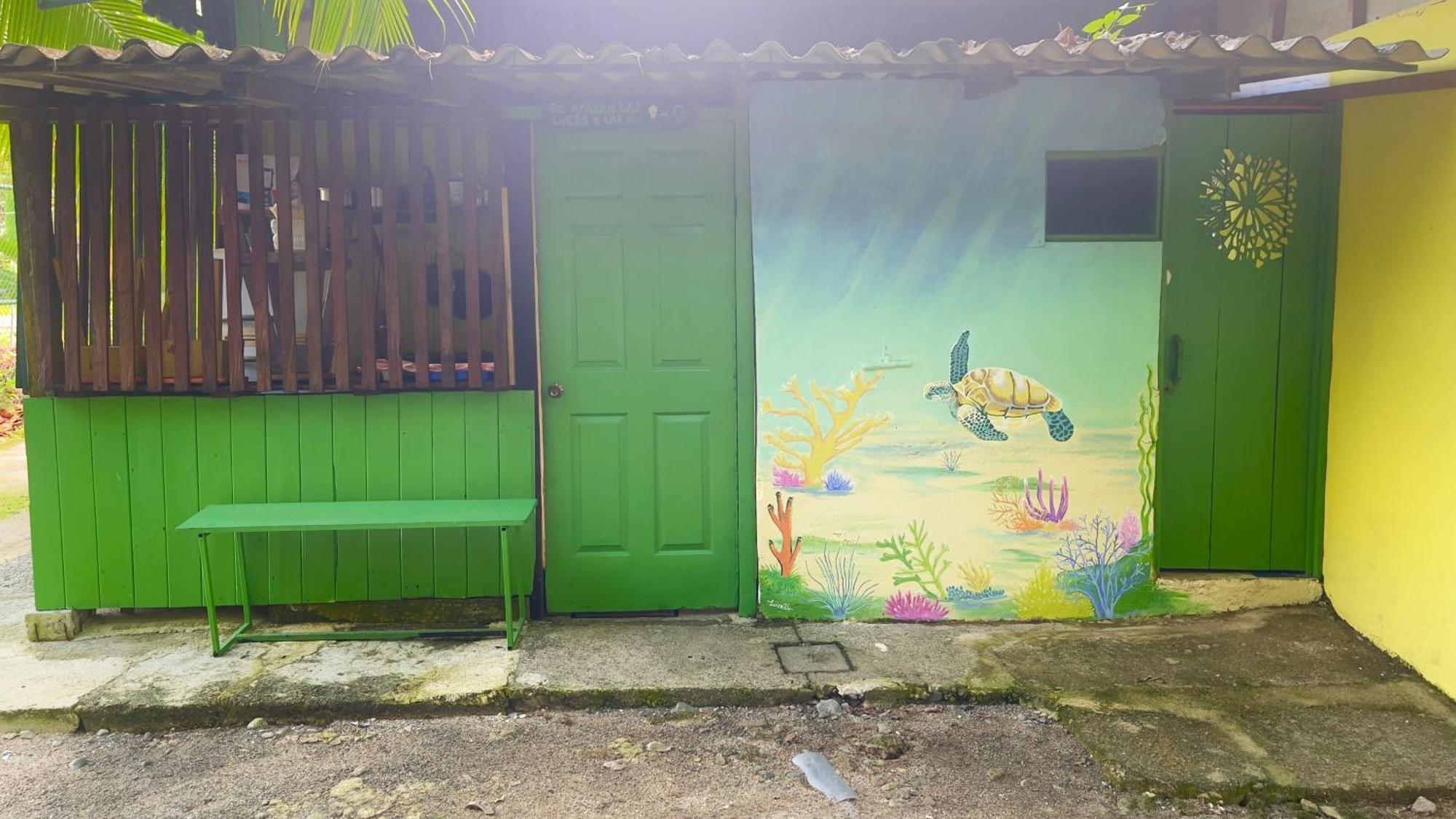 Casa Mamre Hostel Cahuita Exterior photo